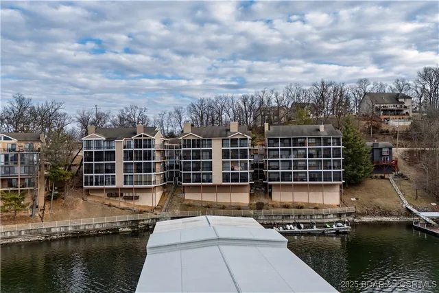 $325,000 | 37 Westshore Fls Court, Unit 3A, Lake Ozark, MO 65049