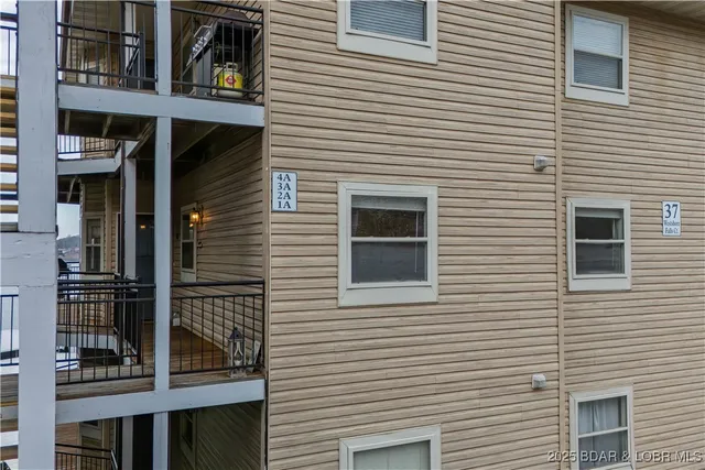 $325,000 | 37 Westshore Fls Court, Unit 3A, Lake Ozark, MO 65049