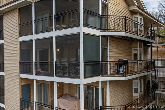 $325,000 | 37 Westshore Fls Court, Unit 3A, Lake Ozark, MO 65049