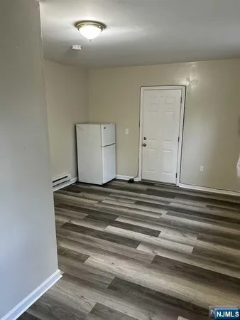 $1,250 | 1444 Hubert Terrace, Teaneck, NJ 07666