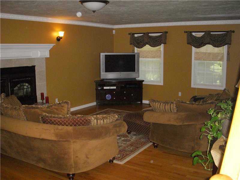 9 Kennedy Road Foster, RI 02825 - Photo 3 of 25 Living Room.