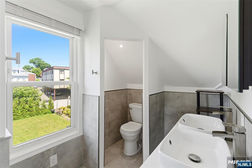 171 Madison Street Wood-Ridge, NJ 07075 - Photo 20 of 36