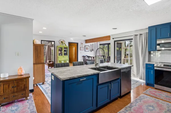 $549,900 | 1823 Woodhaven Drive, Elizabethton, TN 37643