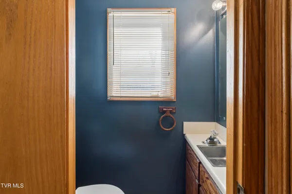 $549,900 | 1823 Woodhaven Drive, Elizabethton, TN 37643