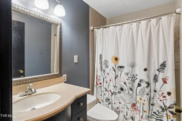 $549,900 | 1823 Woodhaven Drive, Elizabethton, TN 37643