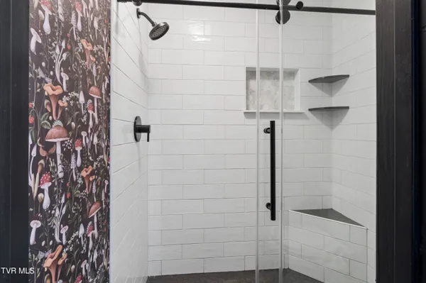 $549,900 | 1823 Woodhaven Drive, Elizabethton, TN 37643