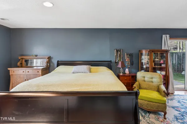 $549,900 | 1823 Woodhaven Drive, Elizabethton, TN 37643