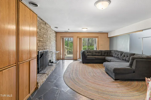 $549,900 | 1823 Woodhaven Drive, Elizabethton, TN 37643