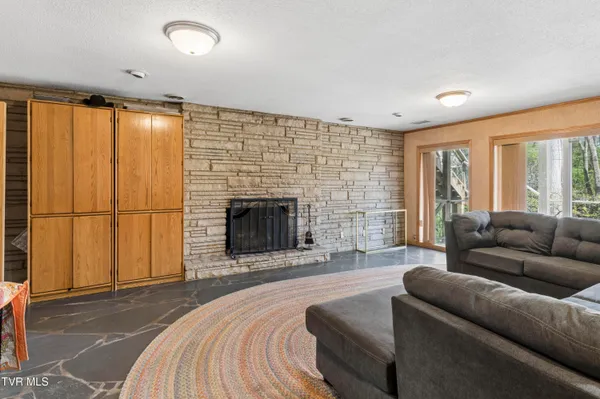 $549,900 | 1823 Woodhaven Drive, Elizabethton, TN 37643