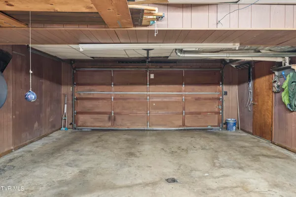 $549,900 | 1823 Woodhaven Drive, Elizabethton, TN 37643