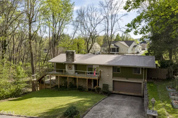 $549,900 | 1823 Woodhaven Drive, Elizabethton, TN 37643