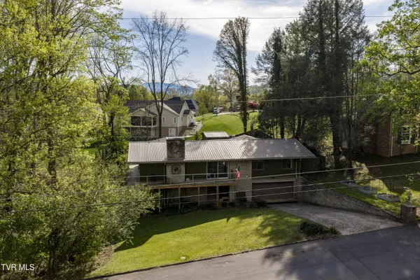 $549,900 | 1823 Woodhaven Drive, Elizabethton, TN 37643