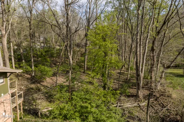 $549,900 | 1823 Woodhaven Drive, Elizabethton, TN 37643