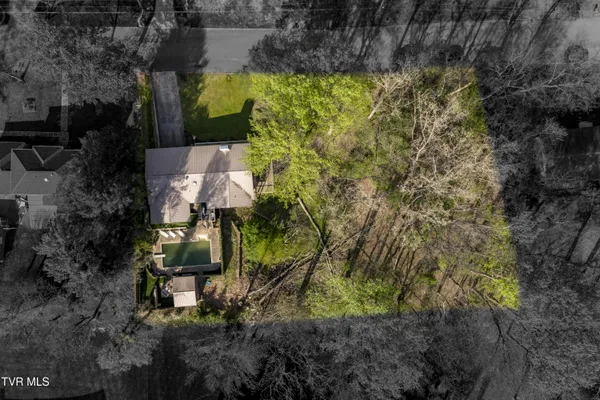 $549,900 | 1823 Woodhaven Drive, Elizabethton, TN 37643