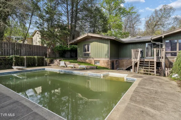 $549,900 | 1823 Woodhaven Drive, Elizabethton, TN 37643