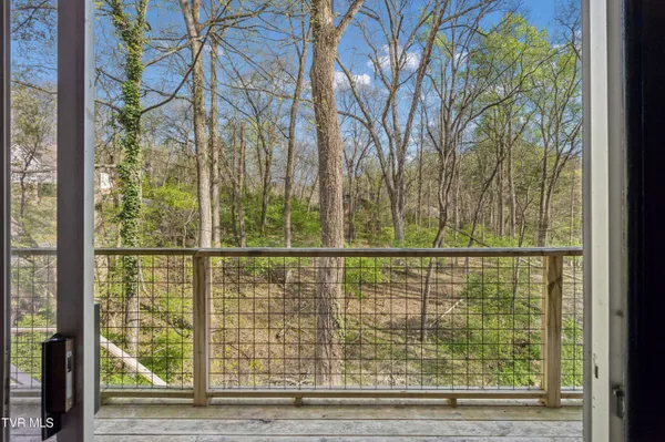 $549,900 | 1823 Woodhaven Drive, Elizabethton, TN 37643