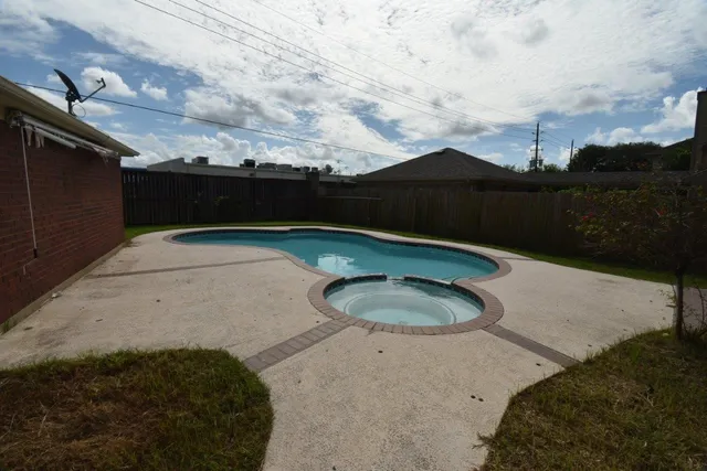 $3,400 | 9007 Woodleigh Drive, Houston, TX 77083