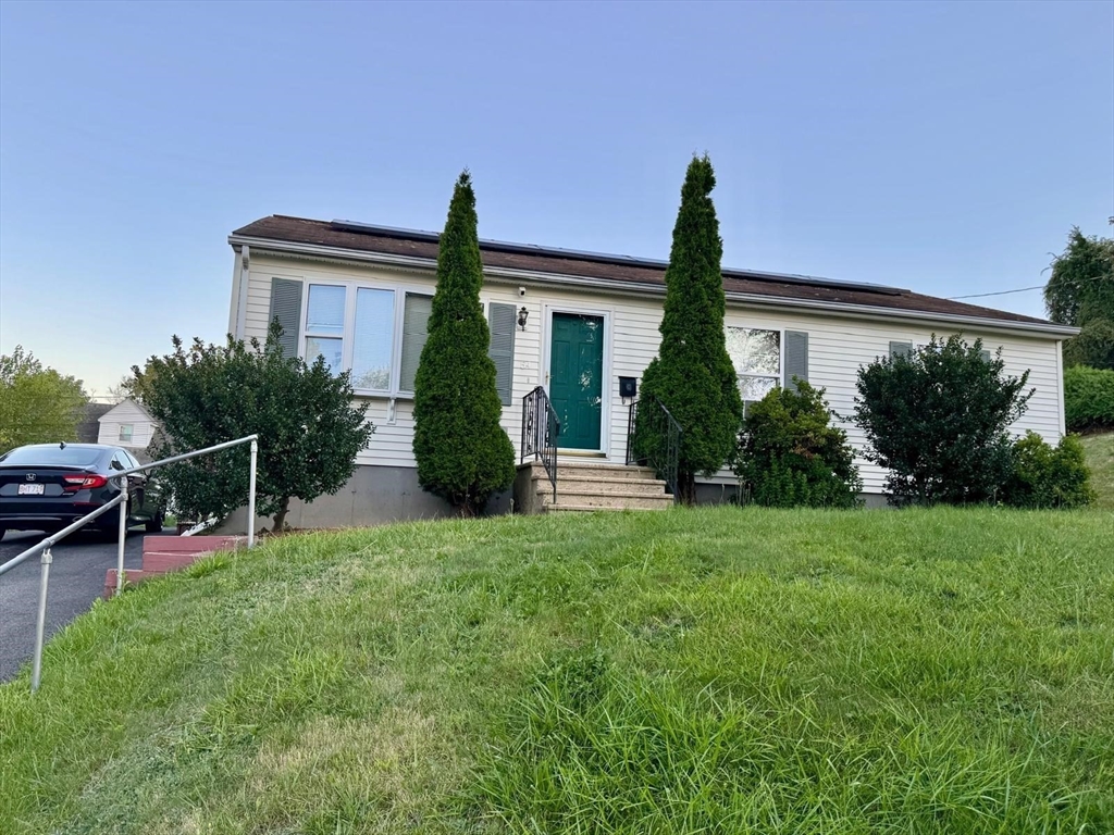 54 Kenberma Road Worcester, MA 01604 - Photo 1 of 18 Gallery Image 1