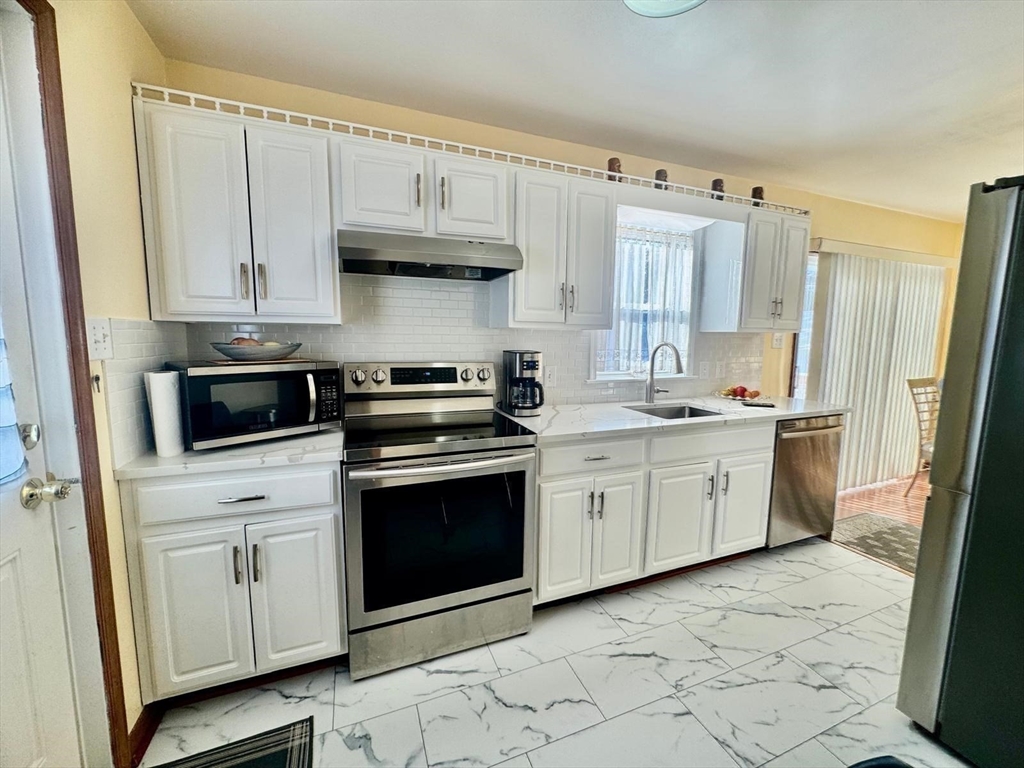 54 Kenberma Road Worcester, MA 01604 - Photo 11 of 18 Gallery Image 11
