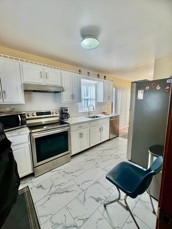 54 Kenberma Road Worcester, MA 01604 - Photo 12 of 18 Gallery Image 12