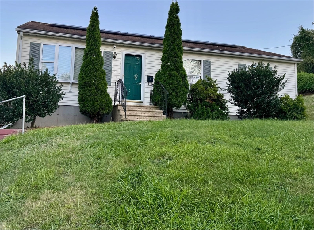 54 Kenberma Road Worcester, MA 01604 - Photo 2 of 18 Gallery Image 2
