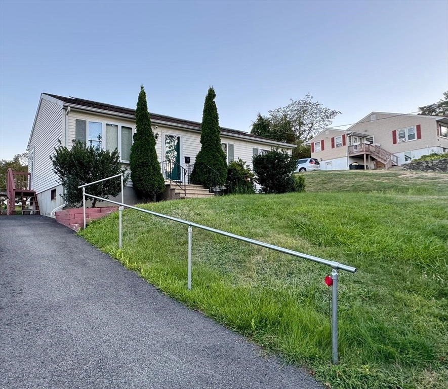 54 Kenberma Road Worcester, MA 01604 - Photo 4 of 18 Gallery Image 4