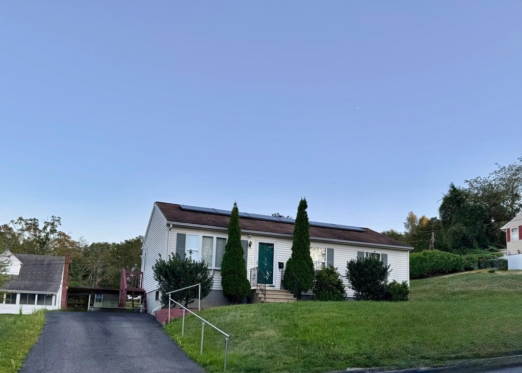 54 Kenberma Road Worcester, MA 01604 - Photo 5 of 18 Gallery Image 5
