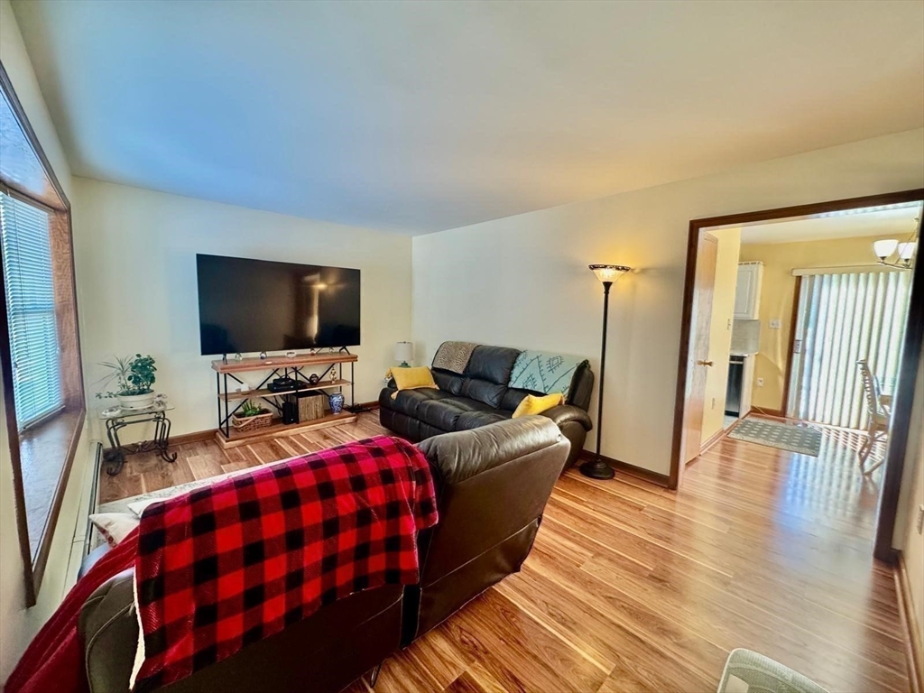 54 Kenberma Road Worcester, MA 01604 - Photo 9 of 18 Gallery Image 9
