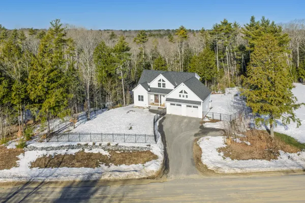 $889,000 | 32 Pennywhistle Drive, Windham, ME 04062