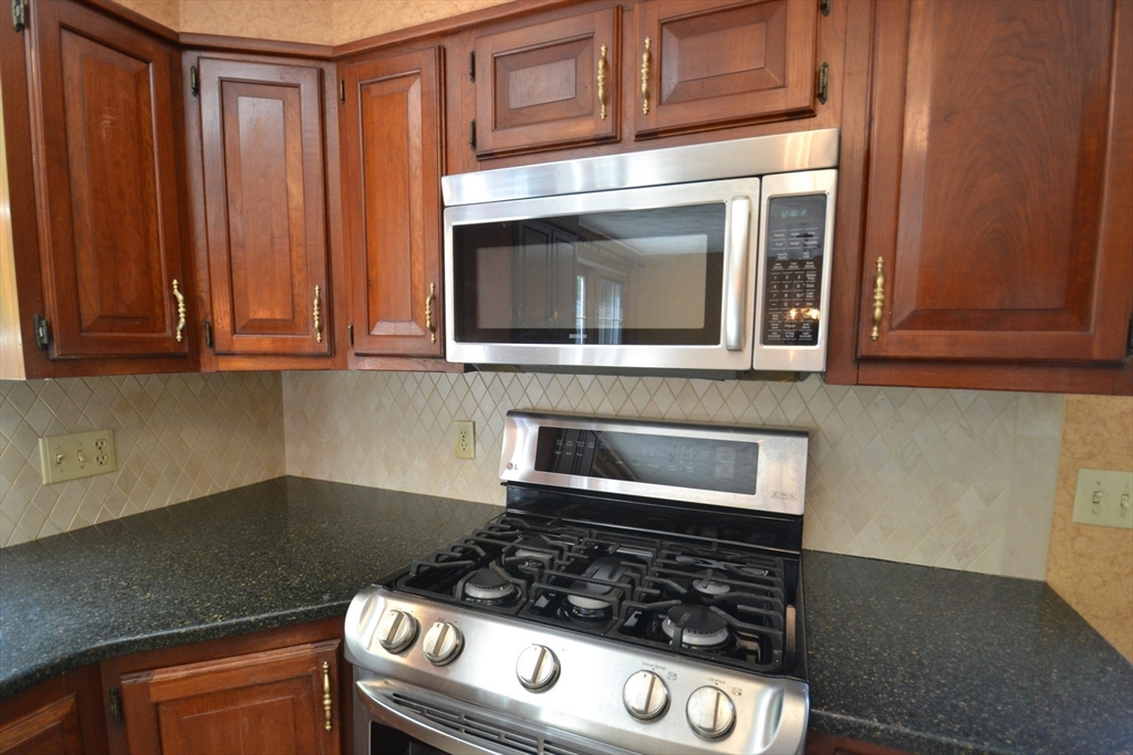 18 Bennett Road Rochester, MA 02770 - Photo 11 of 42