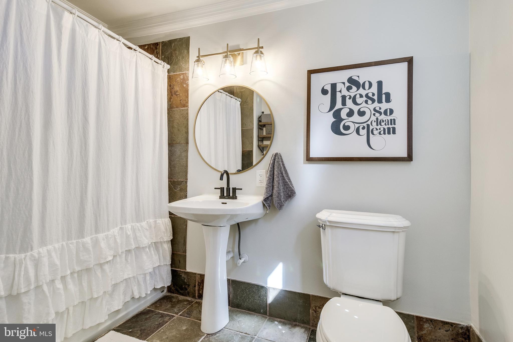 3601 Old Post Road Fairfax, VA 22030 - Photo 66 of 78 Upper level shared full bath #3