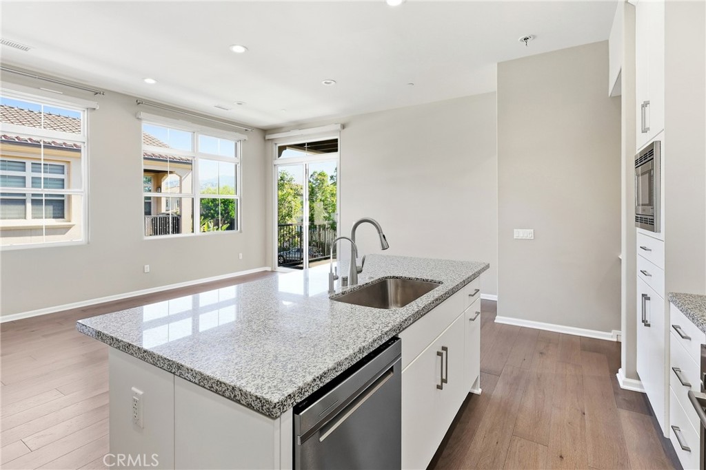 183 Excursion Irvine, CA 92618 - Photo 9 of 32 Gallery Image 9