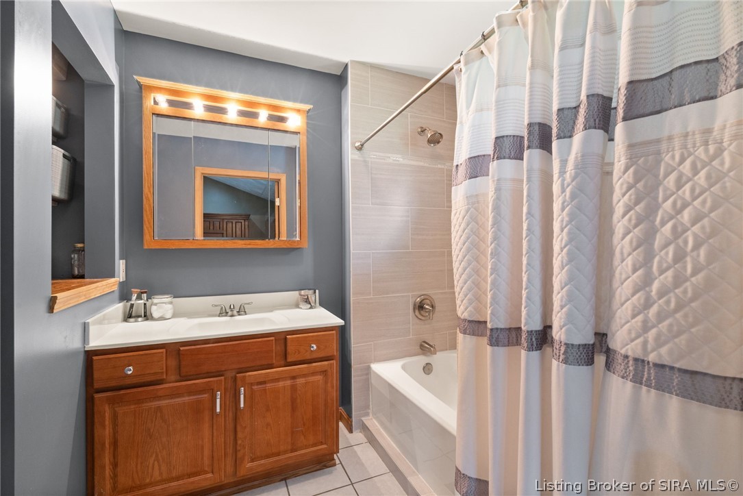 13552 Corydon Ramsey Road Northwest Palmyra, IN 47164 - Photo 14 of 83 Main bathroom