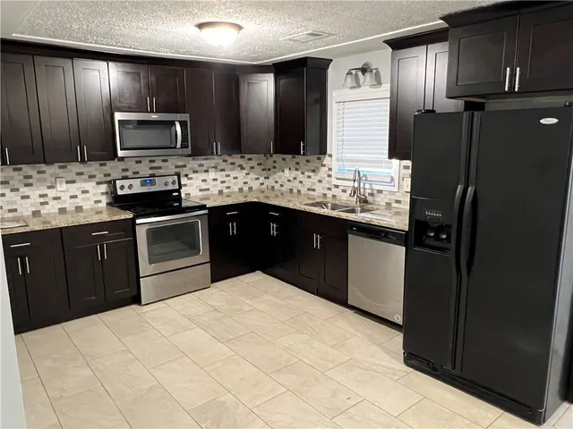 $2,000 | 420 Lockridge Lane, Lawrenceville, GA 30046