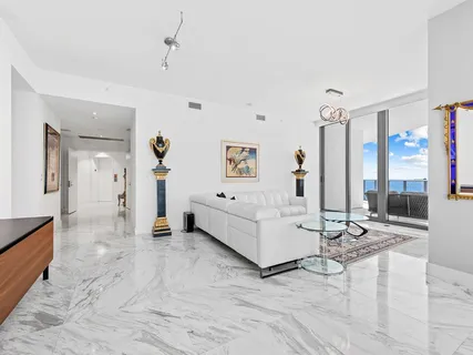 $2,495,000 | 701 North Fort Lauderdale Beach Boulevard, Unit 805, Fort Lauderdale, FL 33304