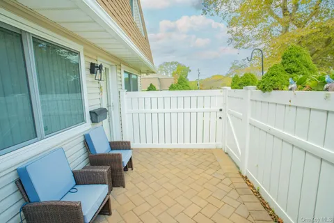 $429,000 | 219 Storm Drive, Holtsville, NY 11742