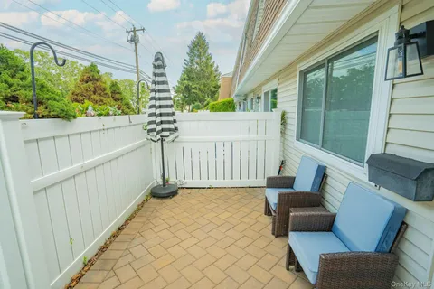 $429,000 | 219 Storm Drive, Holtsville, NY 11742