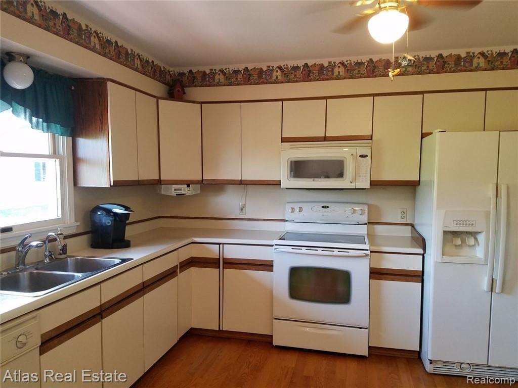 5688 Hegel Road Goodrich, MI 48438 - Photo 10 of 17