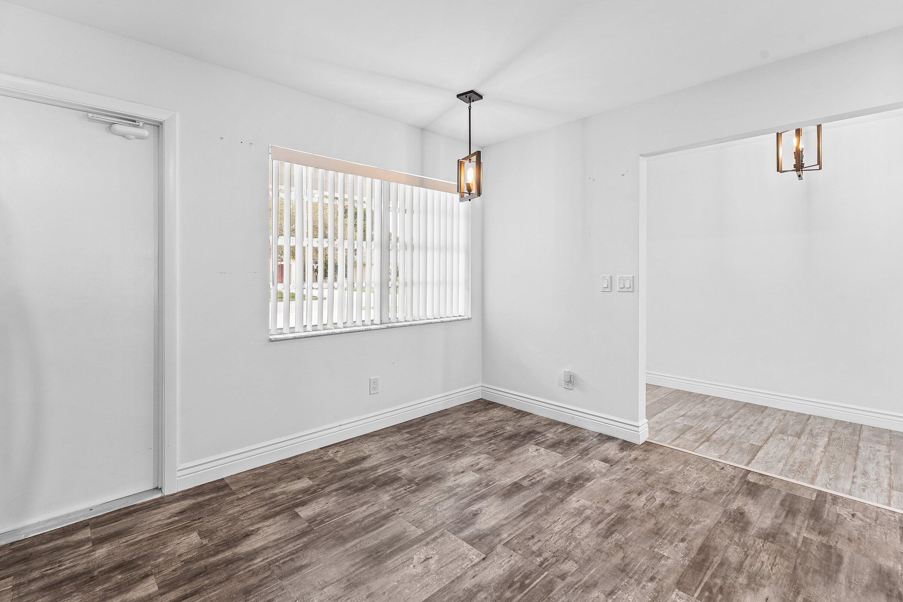 125 Raintree Trail Jupiter, FL 33458 - Photo 11 of 46 011-125RaintreeTrail-Jupiter-FL-33458-SM