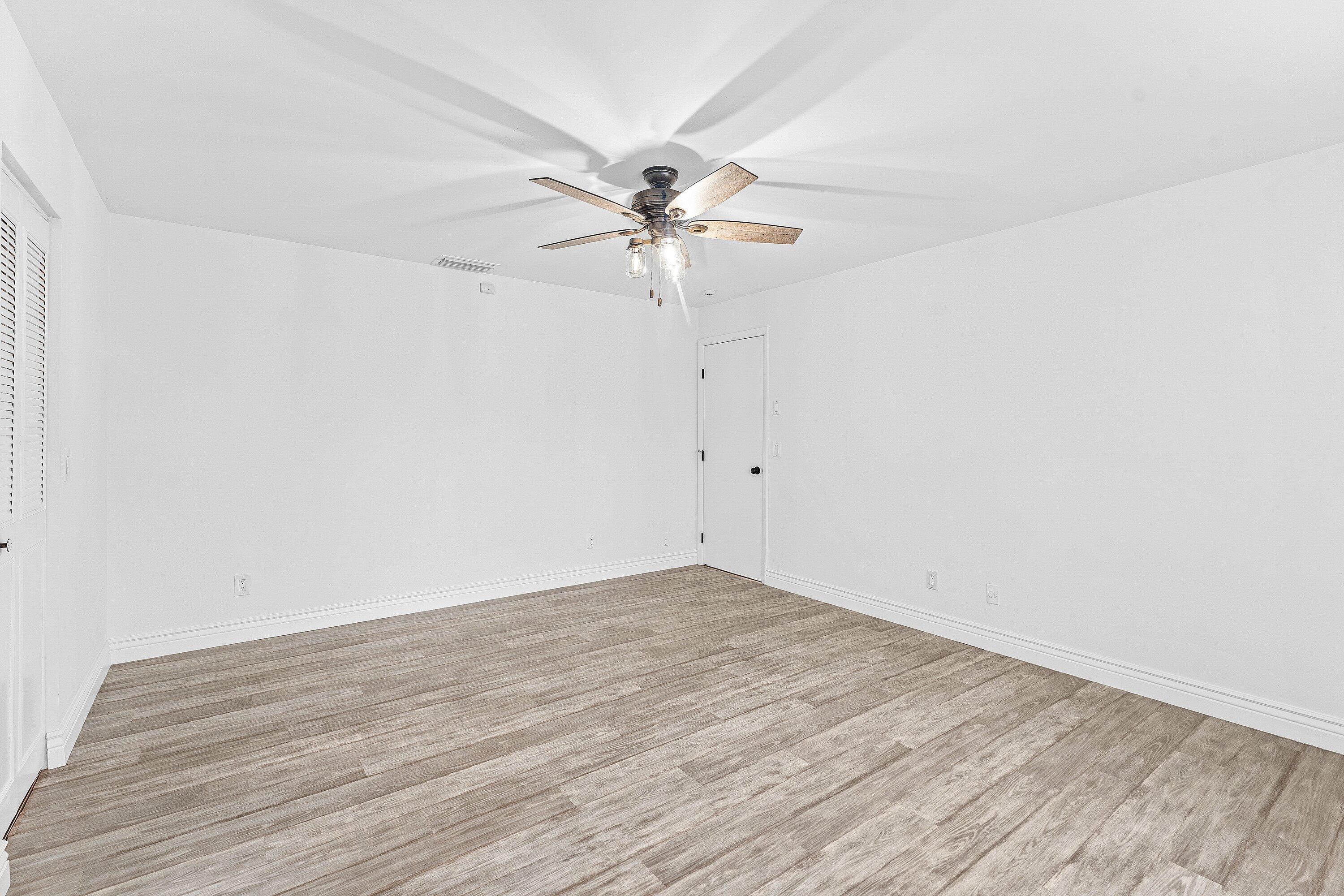 125 Raintree Trail Jupiter, FL 33458 - Photo 16 of 46 016-125RaintreeTrail-Jupiter-FL-33458-SM