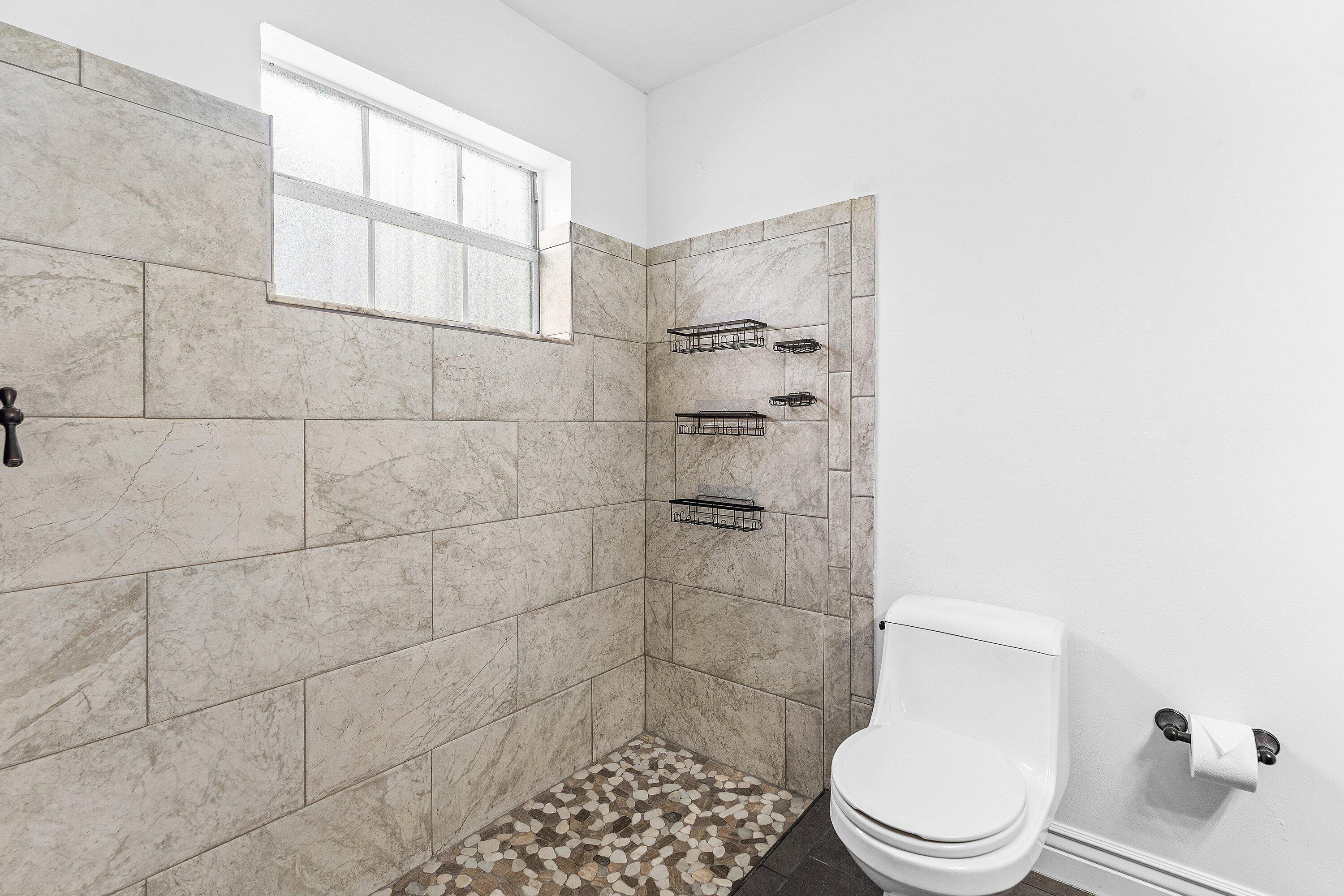 125 Raintree Trail Jupiter, FL 33458 - Photo 18 of 46 018-125RaintreeTrail-Jupiter-FL-33458-SM