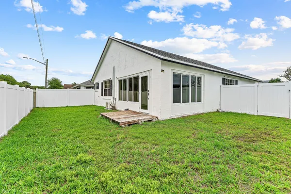 $3,500 | 125 Raintree Trail, Jupiter, FL 33458