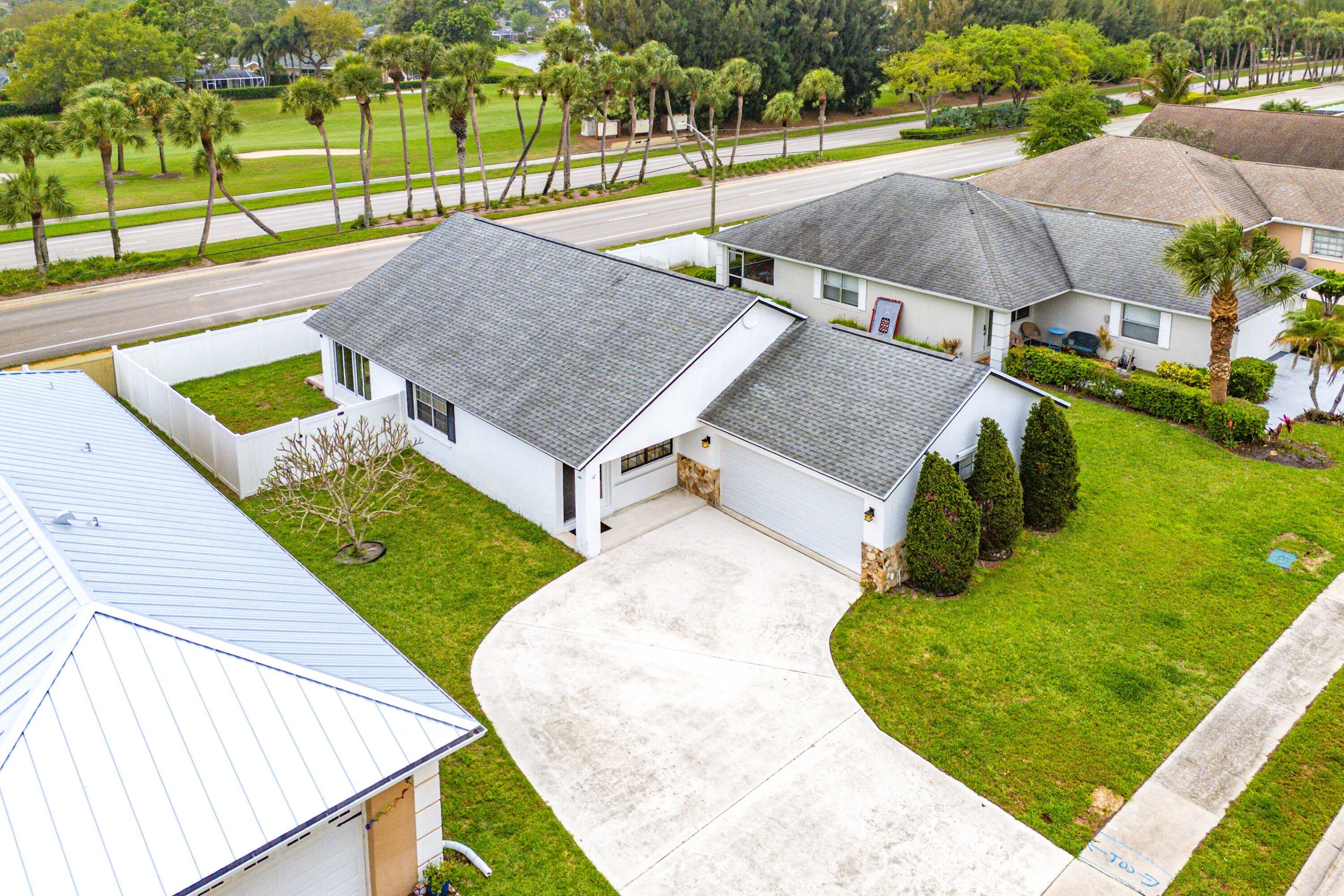 125 Raintree Trail Jupiter, FL 33458 - Photo 31 of 46 031-125RaintreeTrail-Jupiter-FL-33458-SM