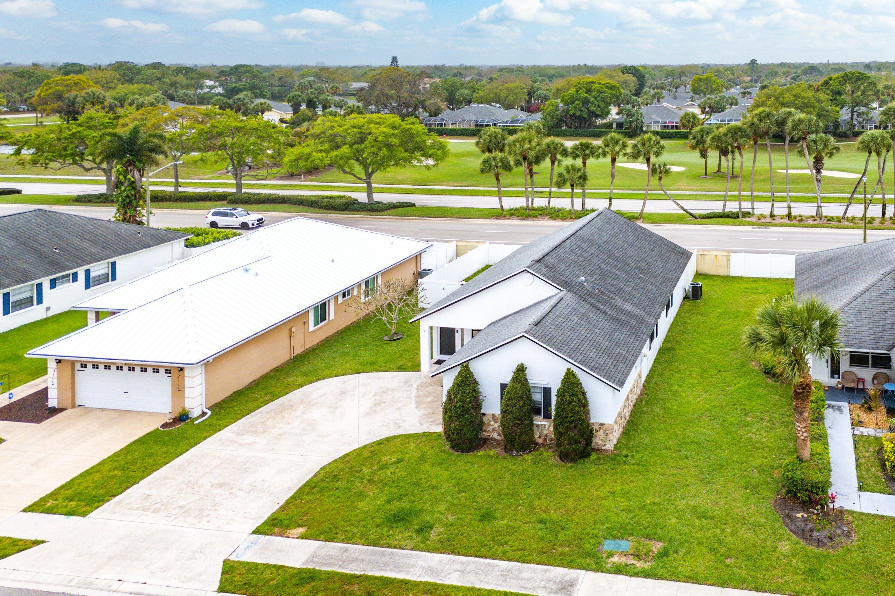 125 Raintree Trail Jupiter, FL 33458 - Photo 36 of 46 036-125RaintreeTrail-Jupiter-FL-33458-SM