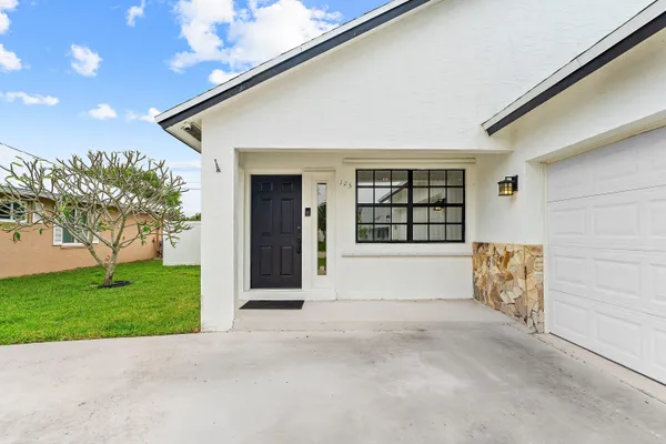 $3,500 | 125 Raintree Trail, Jupiter, FL 33458