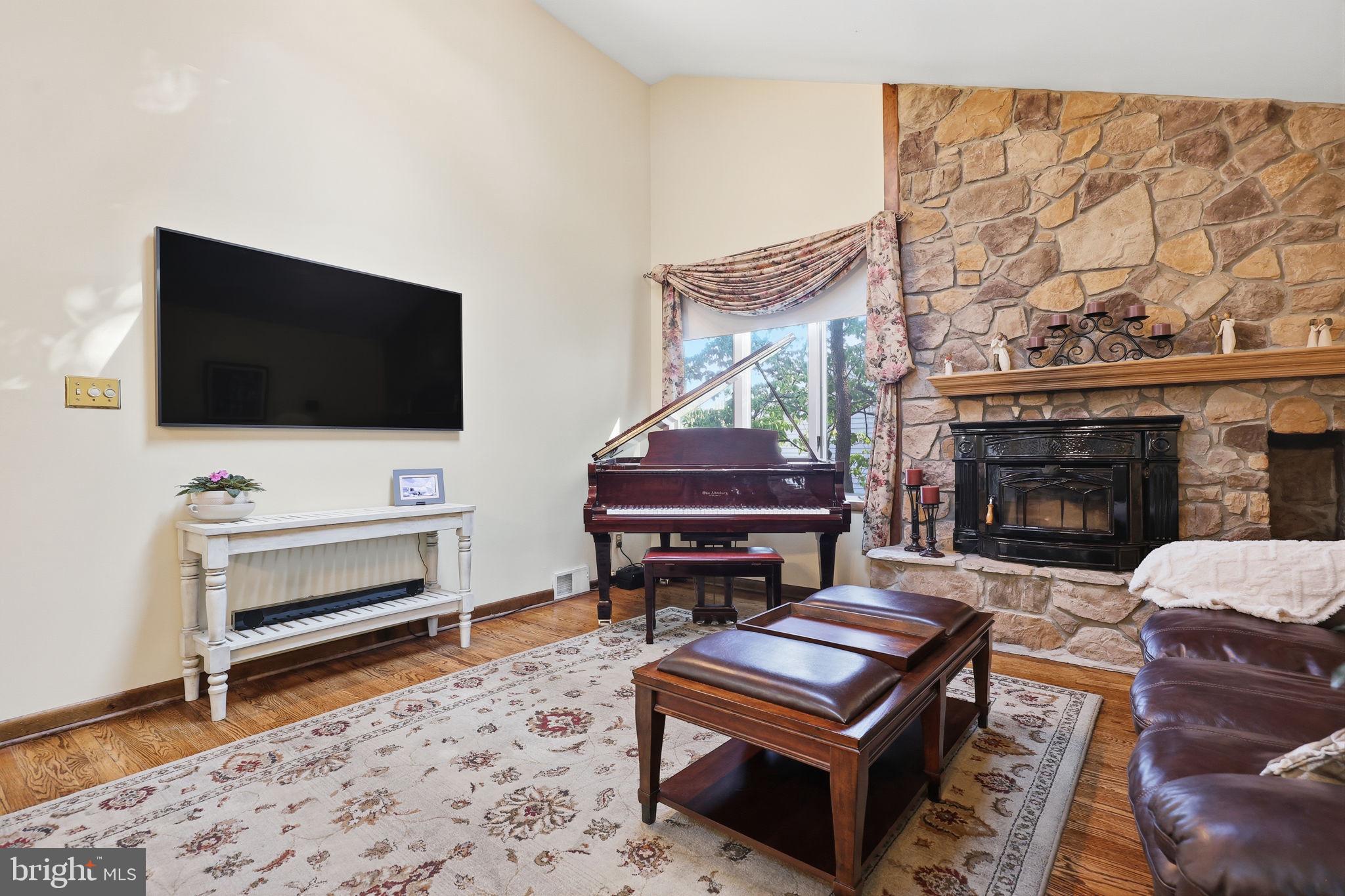 186 Windmill Road Willow Grove, PA 19090 - Photo 10 of 39 Gallery Image 10