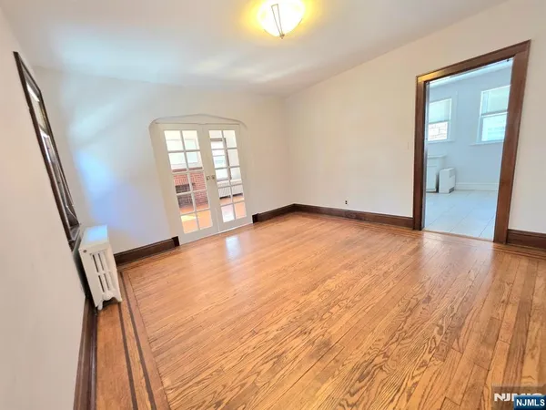 $3,150 | 465 Oakdene Avenue, Unit 1, Cliffside Park, NJ 07010