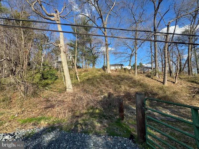 $39,900 | 2203 Parkway, Landover, MD 20785