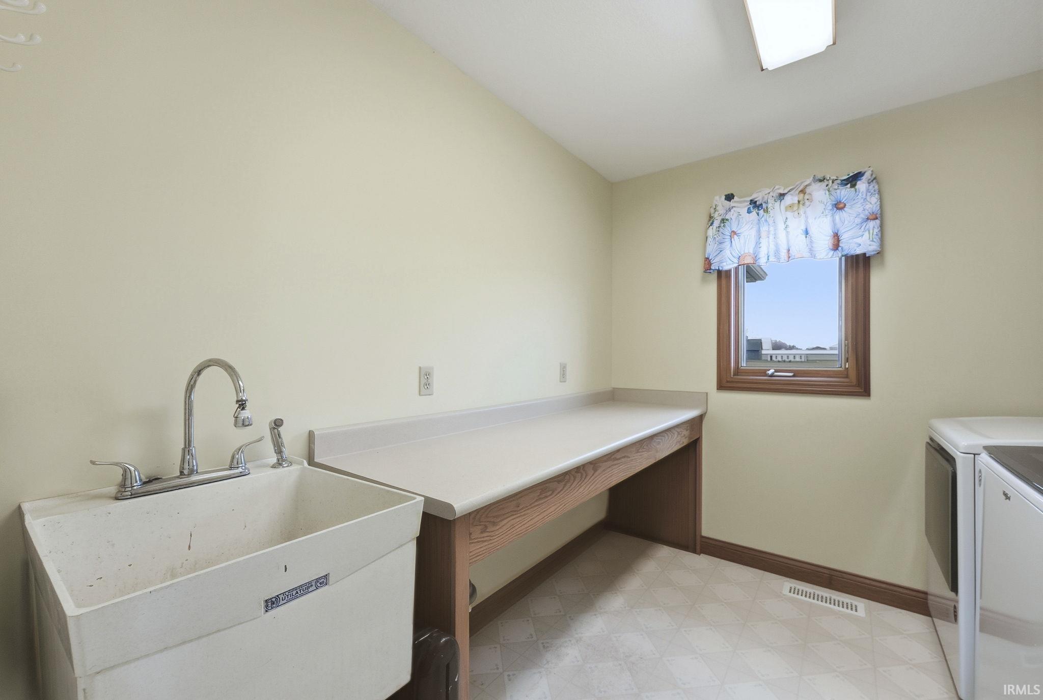 11016 Rupert Road Harlan, IN 46743 - Photo 17 of 36