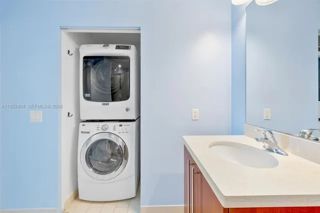 $3,500 | 79 Southwest 12th Street, Unit 4004S, Miami, FL 33130